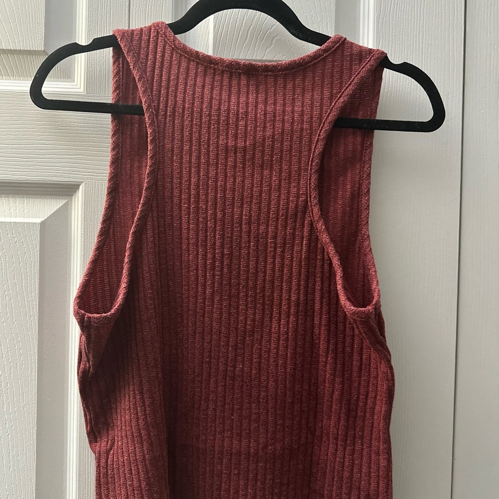 Ribbed Sleeveless Top in Red